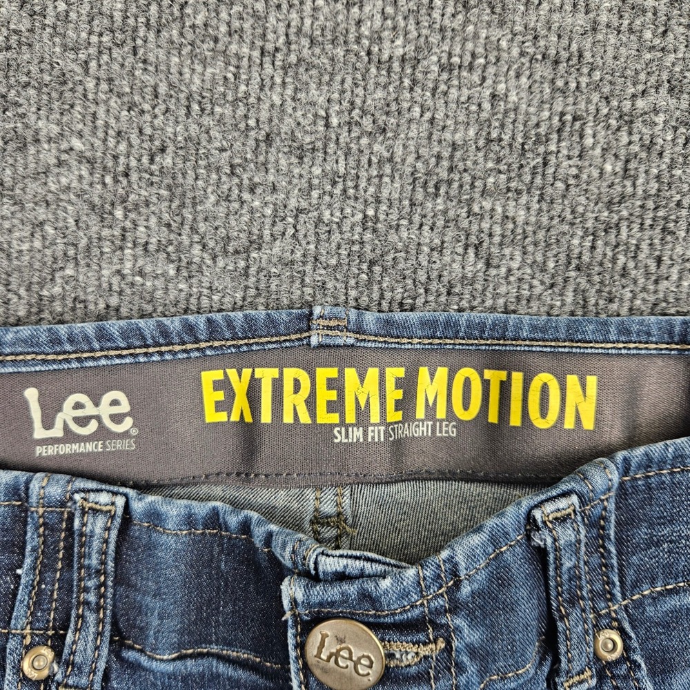 Lee Extreme Motion Slim Fit Straight Leg Jeans Men's 34x30 Blue Denim Dark Wash - Picture 2 of 8
